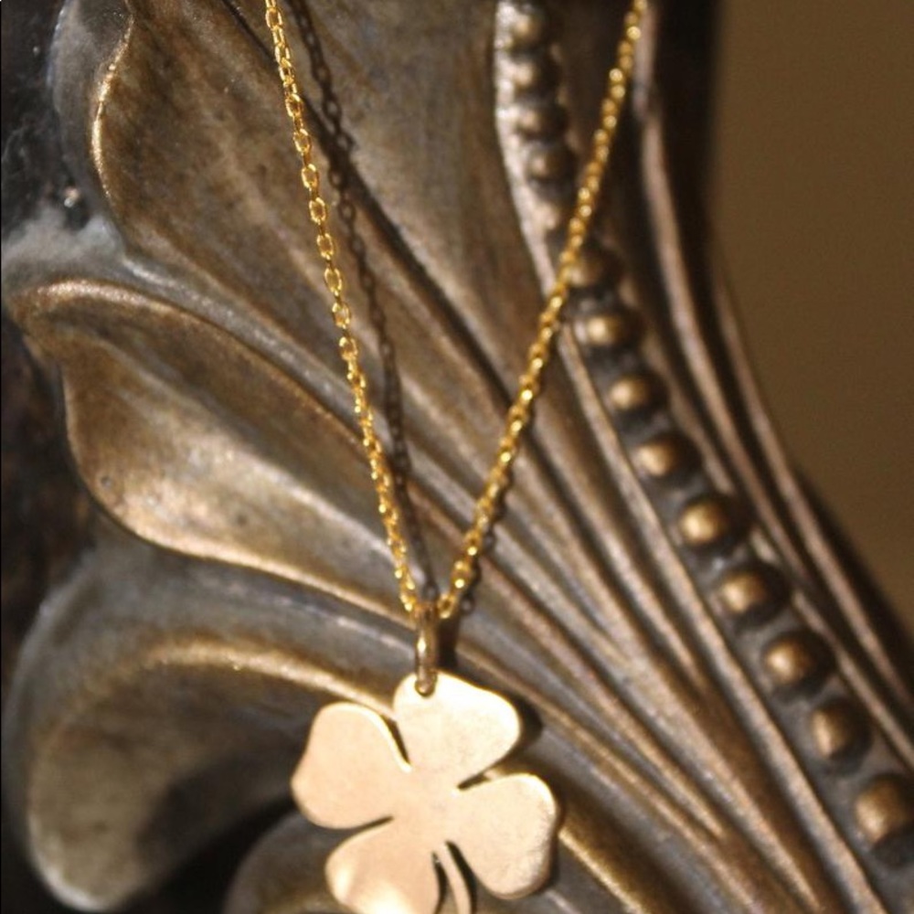 Gold 4 leaf clover necklace - Picture 6 of 6